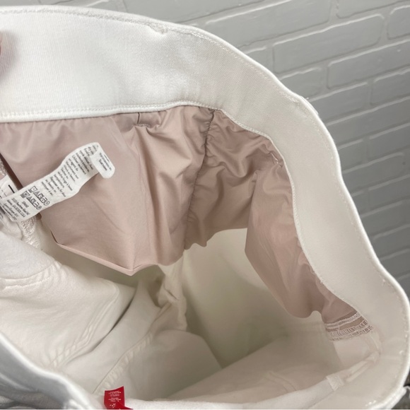 SPANXshape™ EveryWear Kick Flare Jeans White Denim Jeans size small P stretch - Picture 9 of 9